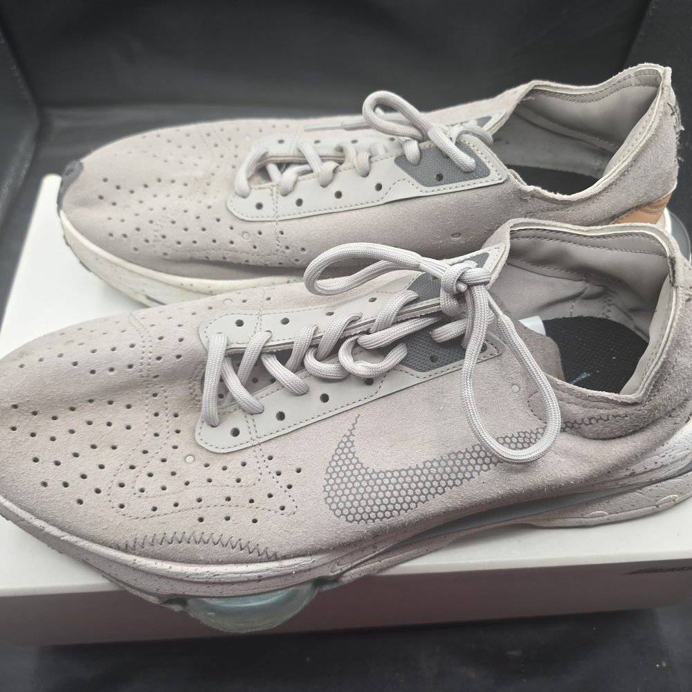 Nike Gray‎ Athletic Shoes